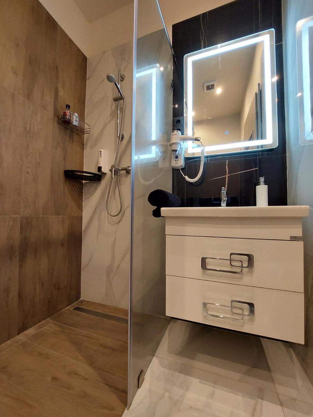 Silver Dawn Apartments 塞格德 外观 照片